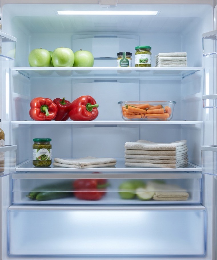 Kühlschrank nach der Innenreinigung